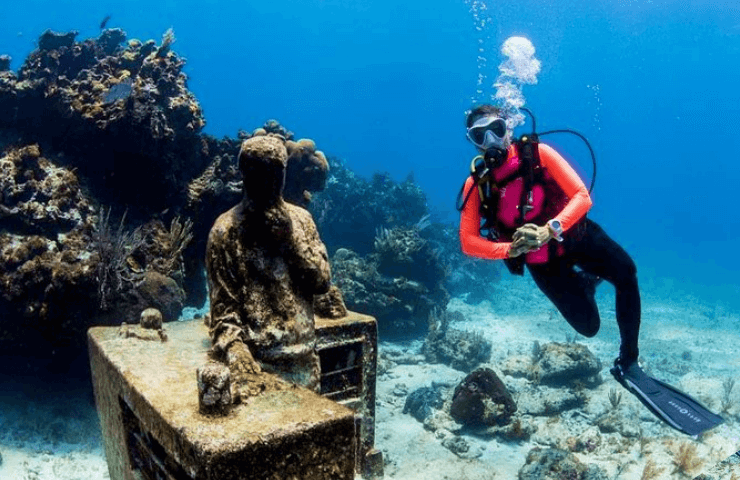 Lección de Buceo en Museo subacuatico